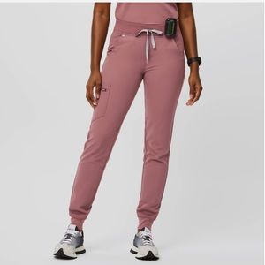 FIGS Zamora Jogger Scrub Pants- Mauve.